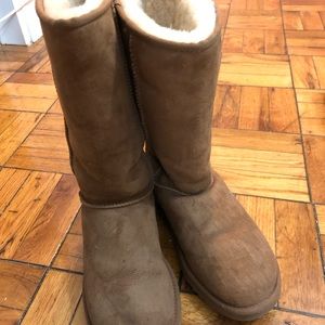UGG BOOTS